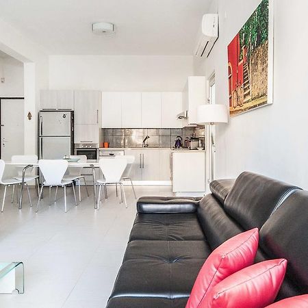 Lovely 1Bd W/ Private Balcony By Sea N' Rent 텔아비브 외부 사진