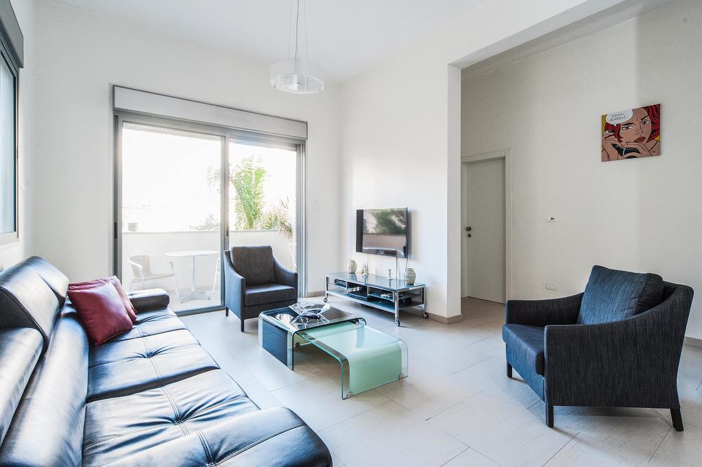 Lovely 1Bd W/ Private Balcony By Sea N' Rent 텔아비브 외부 사진