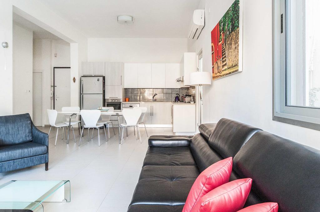 Lovely 1Bd W/ Private Balcony By Sea N' Rent 텔아비브 외부 사진