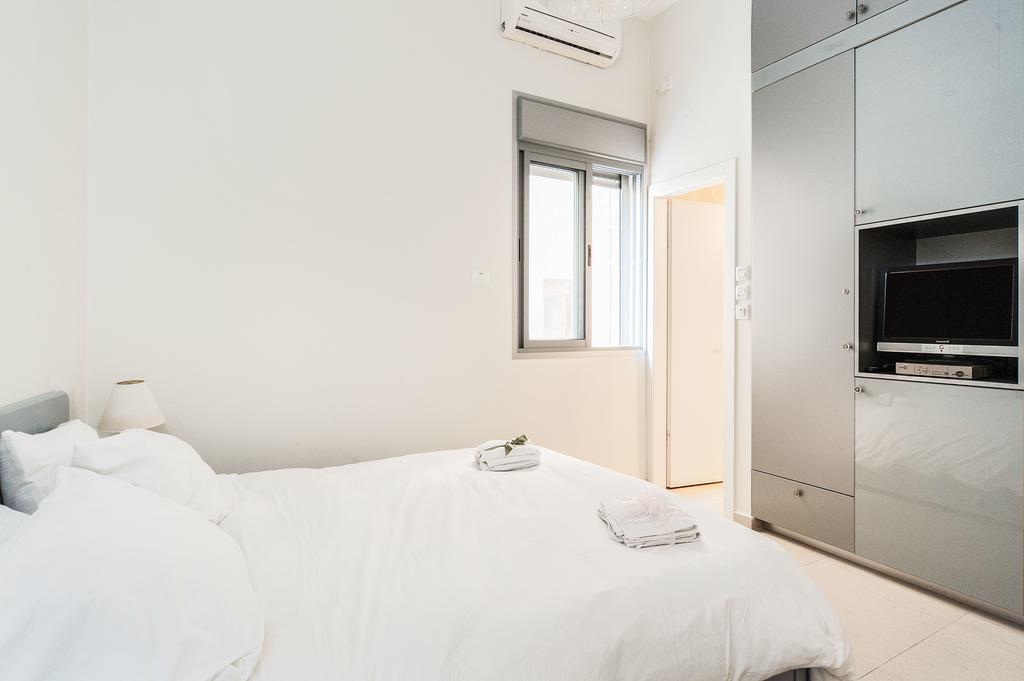 Lovely 1Bd W/ Private Balcony By Sea N' Rent 텔아비브 외부 사진